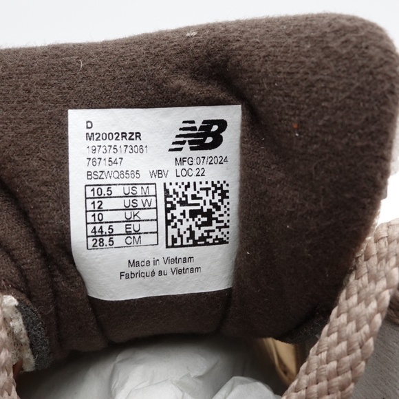 NEW Men's New Balance 2002R Suede Sneakers M2002RZR Driftwood/Rich Earth - Picture 6 of 10